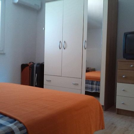 Apartments Batarilo Gornji Karin Bilik gambar