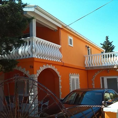 Apartments Batarilo Gornji Karin Luaran gambar