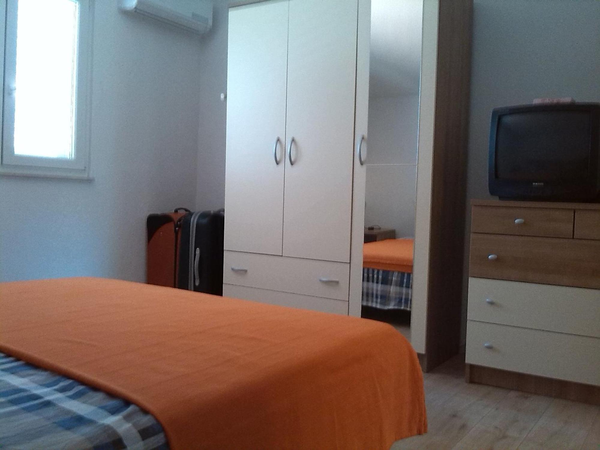 Apartments Batarilo Gornji Karin Bilik gambar