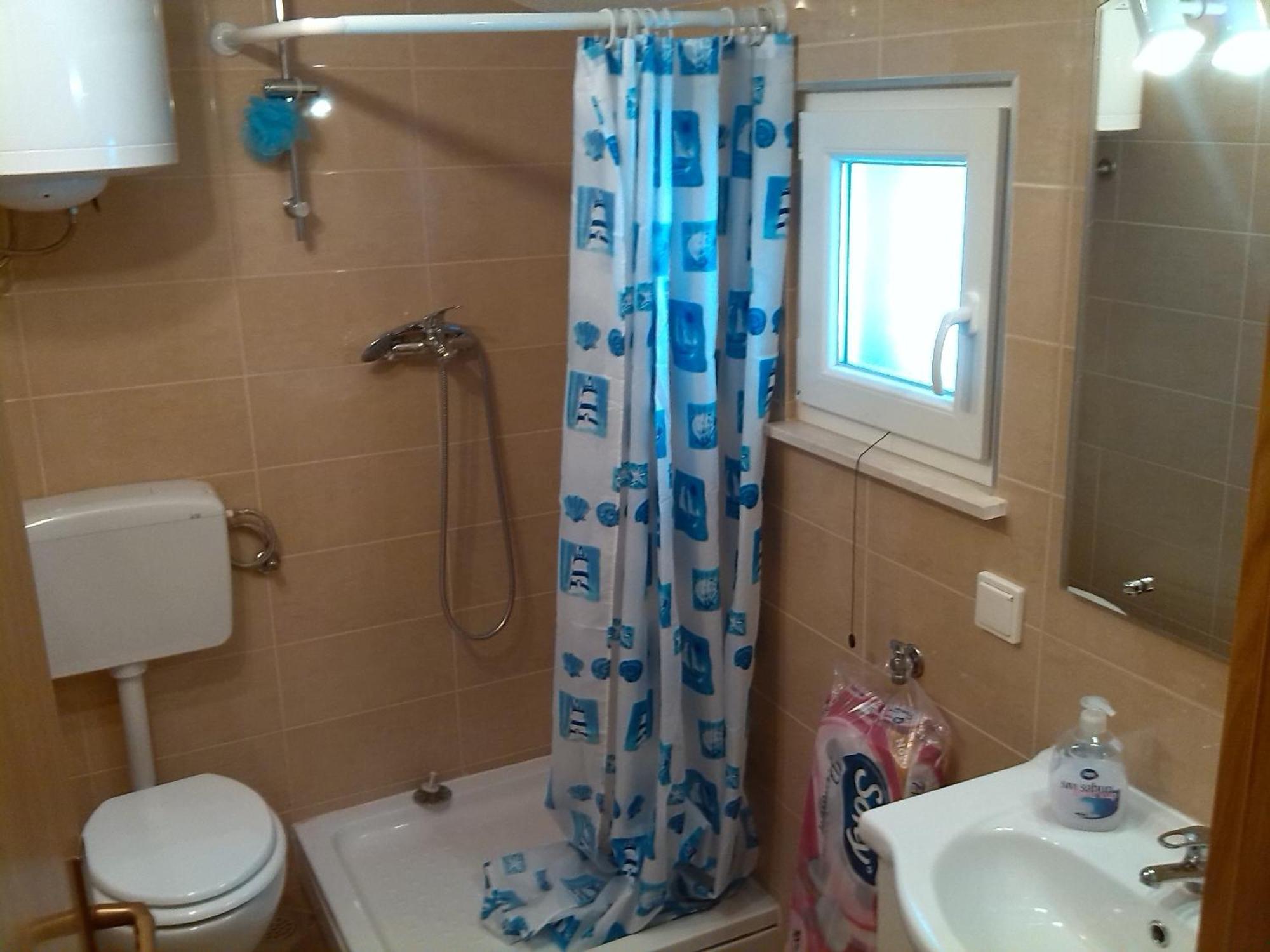 Apartments Batarilo Gornji Karin Bilik gambar