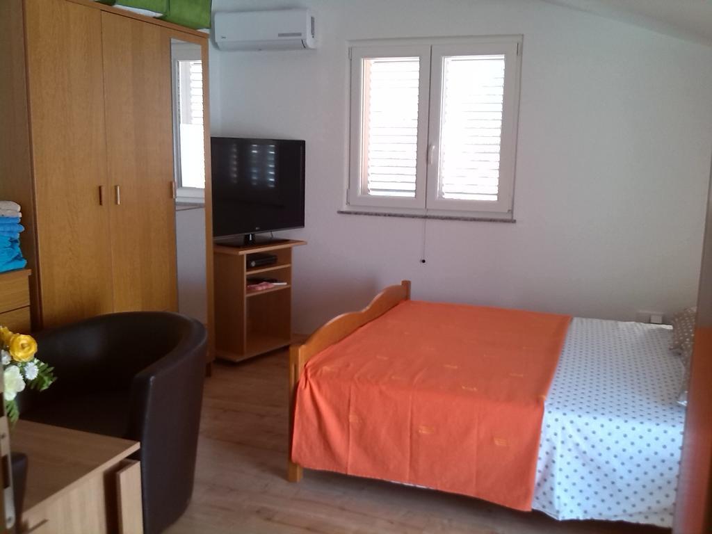 Apartments Batarilo Gornji Karin Bilik gambar