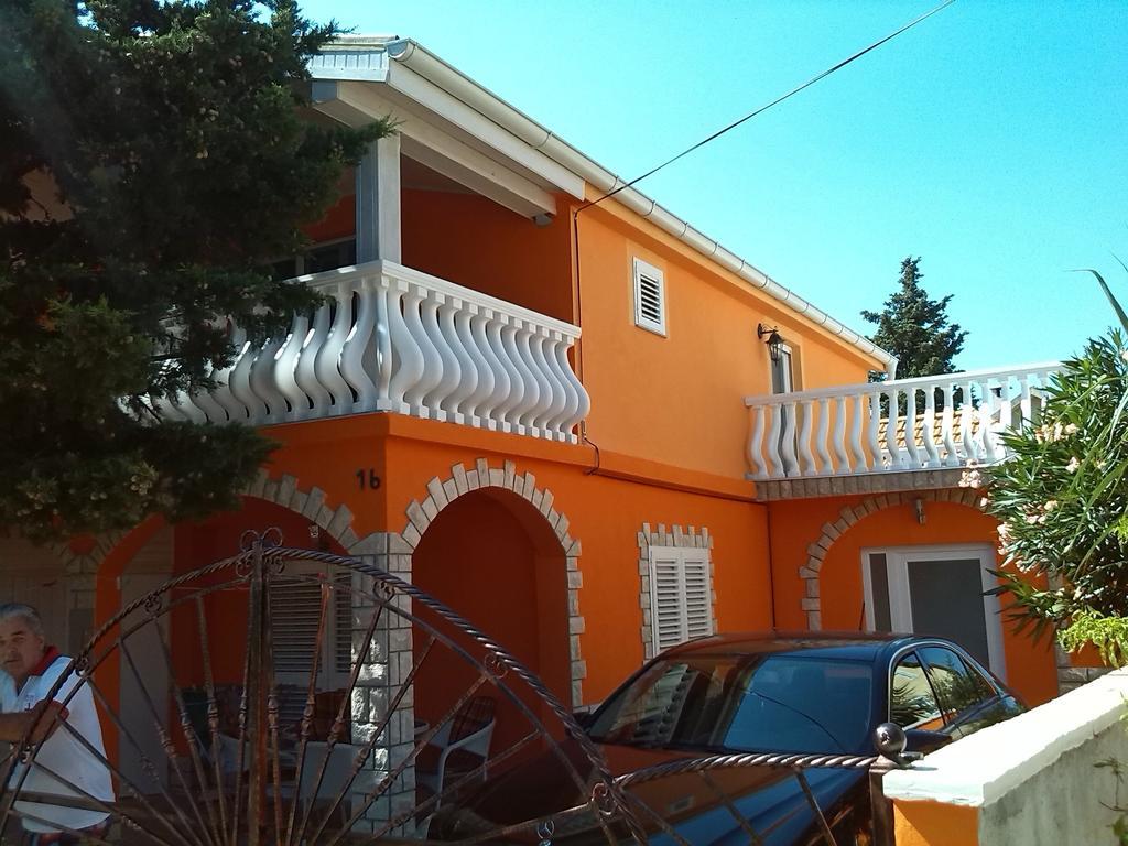 Apartments Batarilo Gornji Karin Luaran gambar